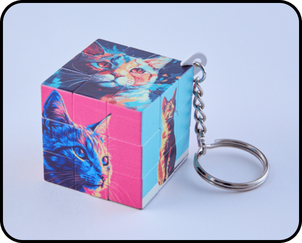 様々なイラストが描かれた試作サンプルの布地